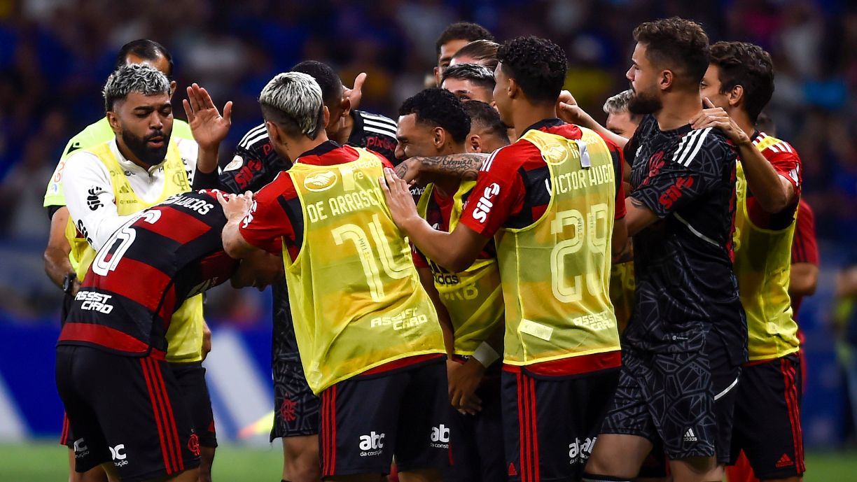 COMO ASSIM ? GOLEIRO DO FLAMENGO PODE SE TRANSFERIR DE FORMA DEFINITIVA